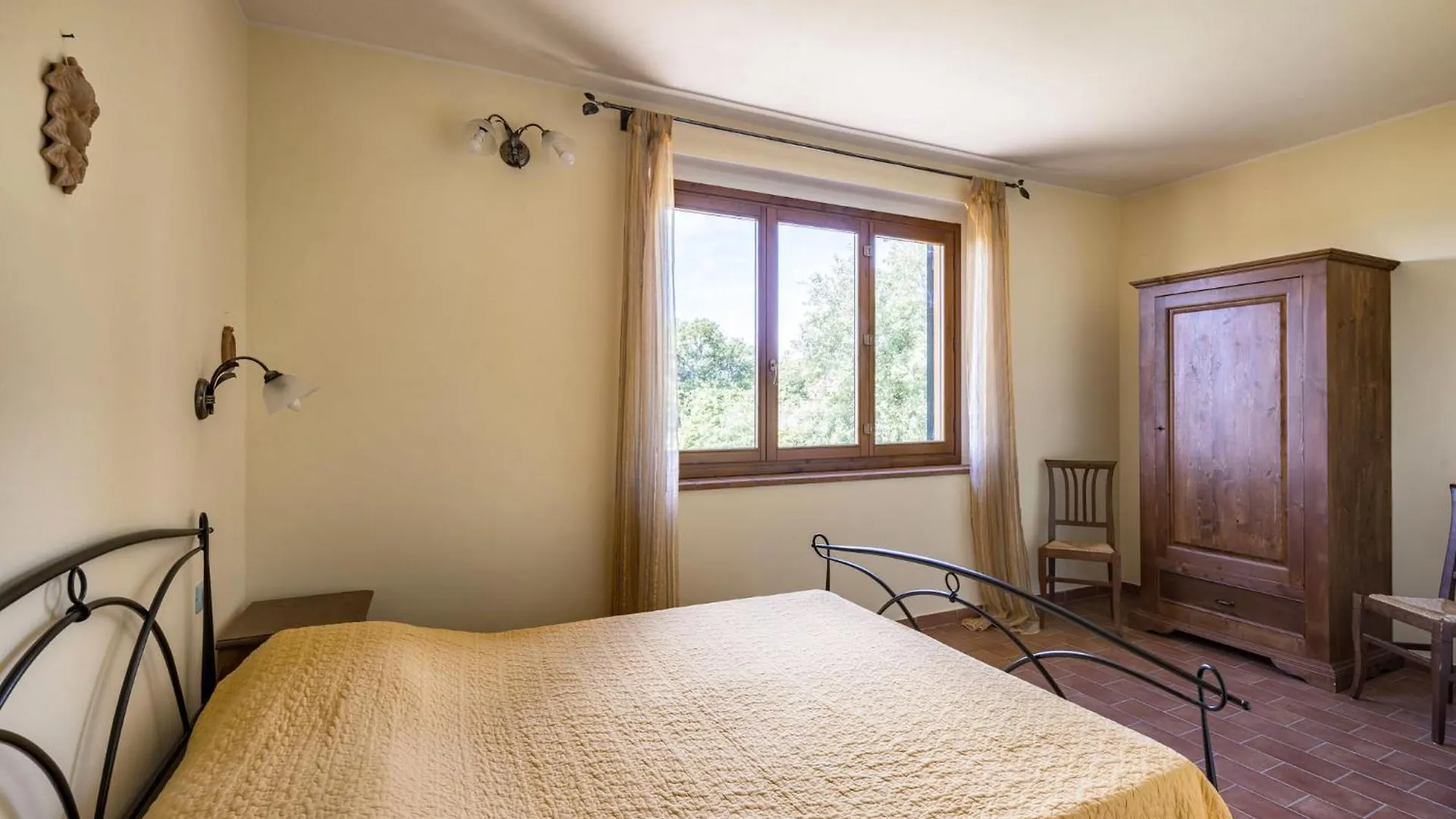 Agriturismo Fattoria La Lama Meliciano İtalya